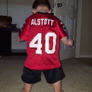 Meet your Posher, Lino